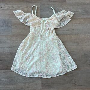 Francesca’s lace pink and cream dress